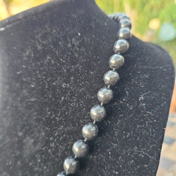 Vintage Mid-Century Black Faux Pearl Necklace - Picture 2 of 3